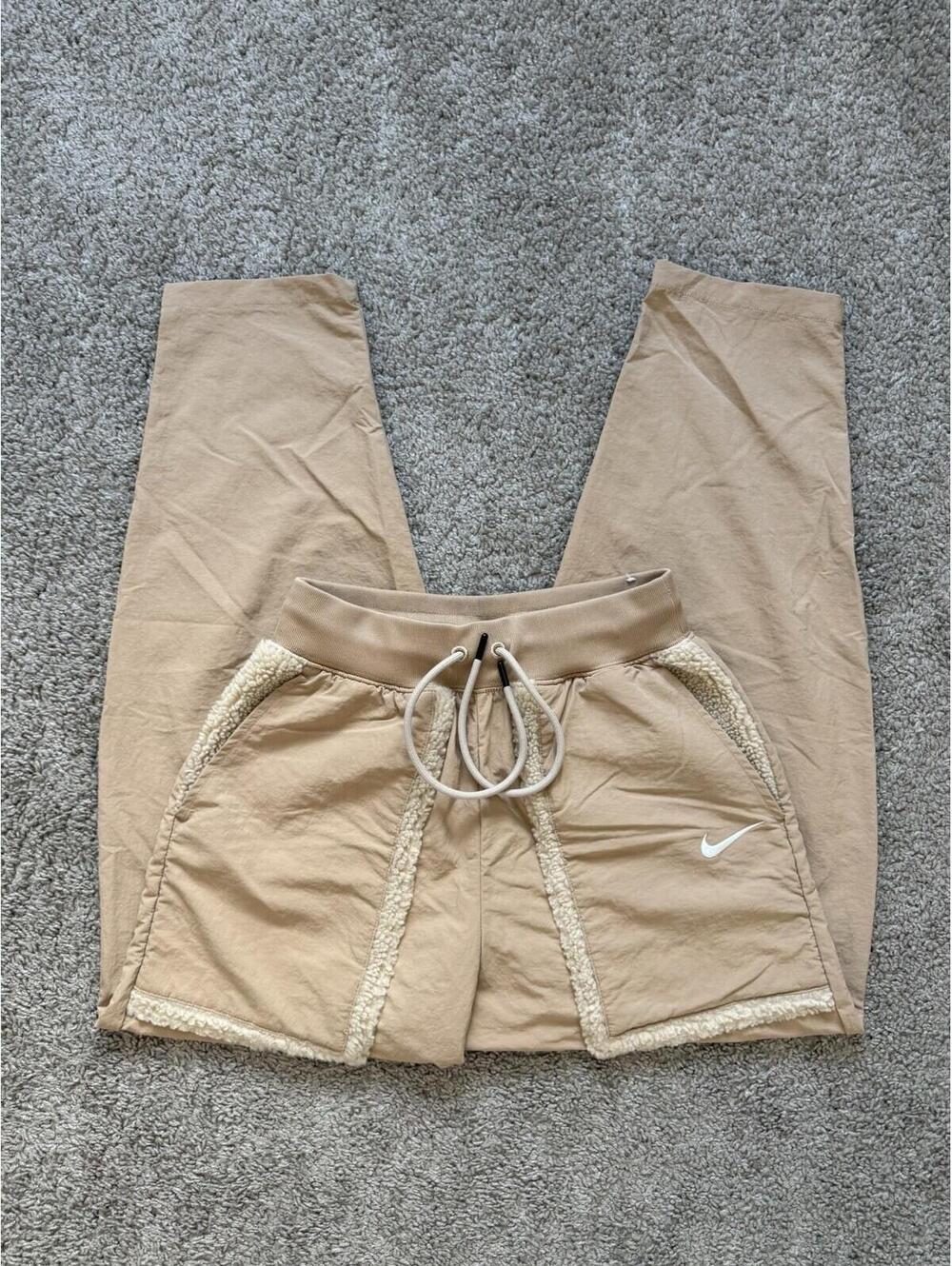 Nike Womens‎ Jogger Pants High Rise Loose Fit Sherpa Teddy Trim Tan Size Small